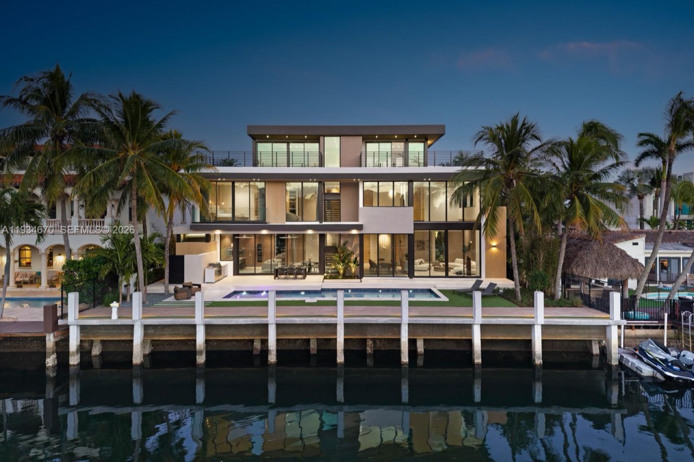 641 Flamingo Drive at twilight — the live demo listing site